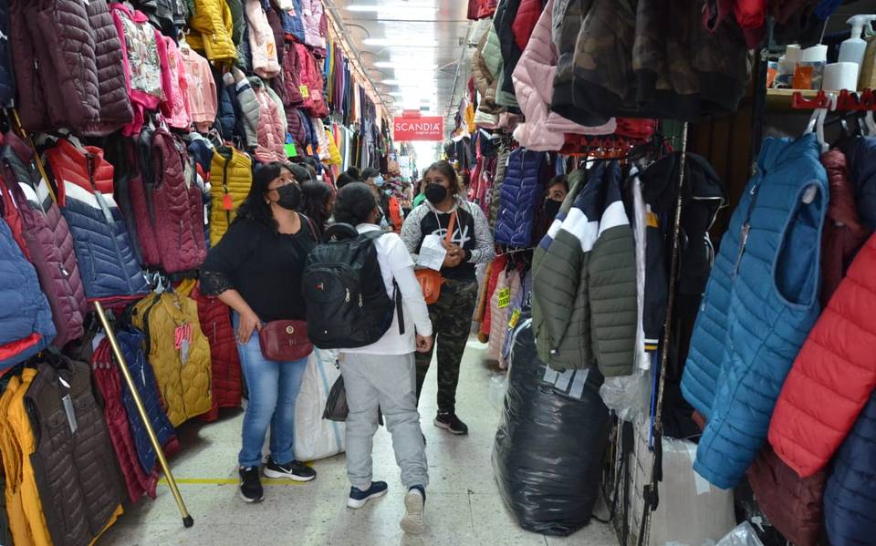 Ven mejoría en venta de prendas de temporada en Mercado Mixcalco - La  Prensa | Noticias policiacas, locales, nacionales