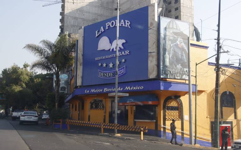Así sacaron al cliente golpeado del restaurante bar La Polar [Imágenes  fuertes] - La Prensa | Noticias policiacas, locales, nacionales
